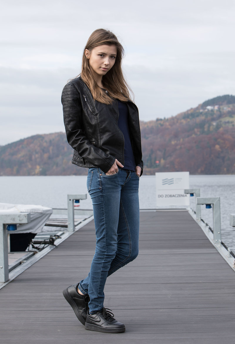 Яна, 24